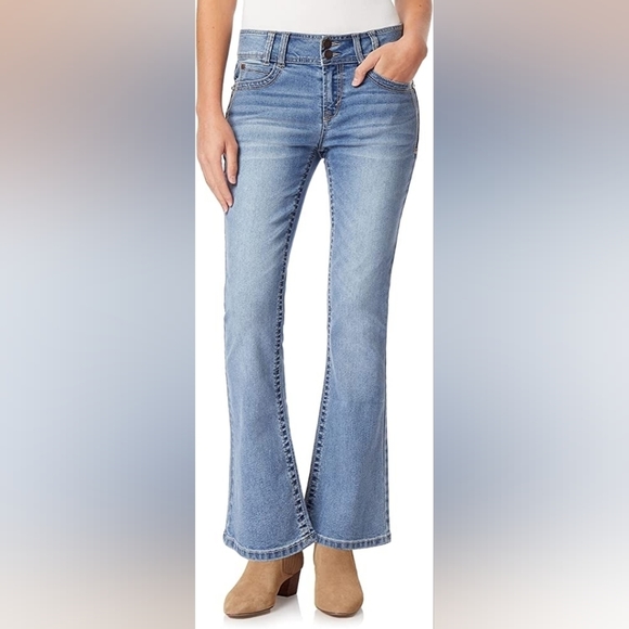 Wallflower Denim - Wallflower Women's Size 9 Luscious Curvy Bootcut Jeans With Instastretch